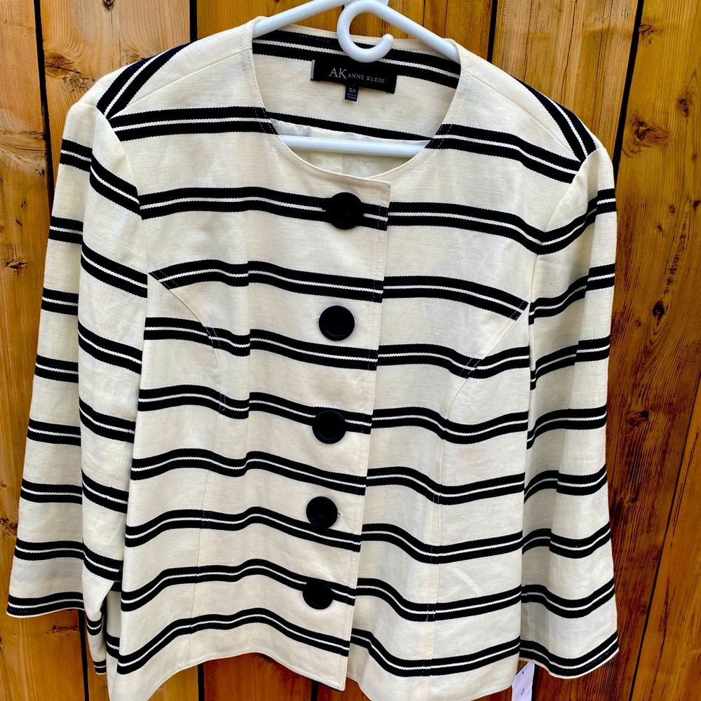 Brand New Anne Klein Stylish Jacket